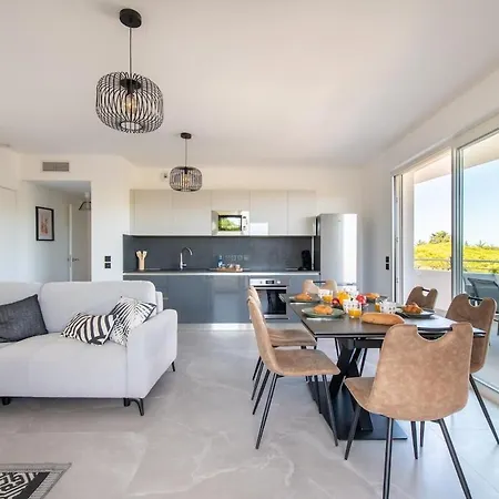 La Canopee Parking Prive Climatisation Terrasse Recente De Standing アパート ラ・グランド・モット