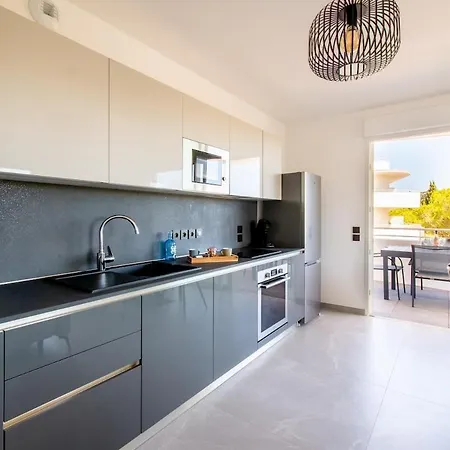 La Canopee Parking Prive Climatisation Terrasse Recente De Standing アパート